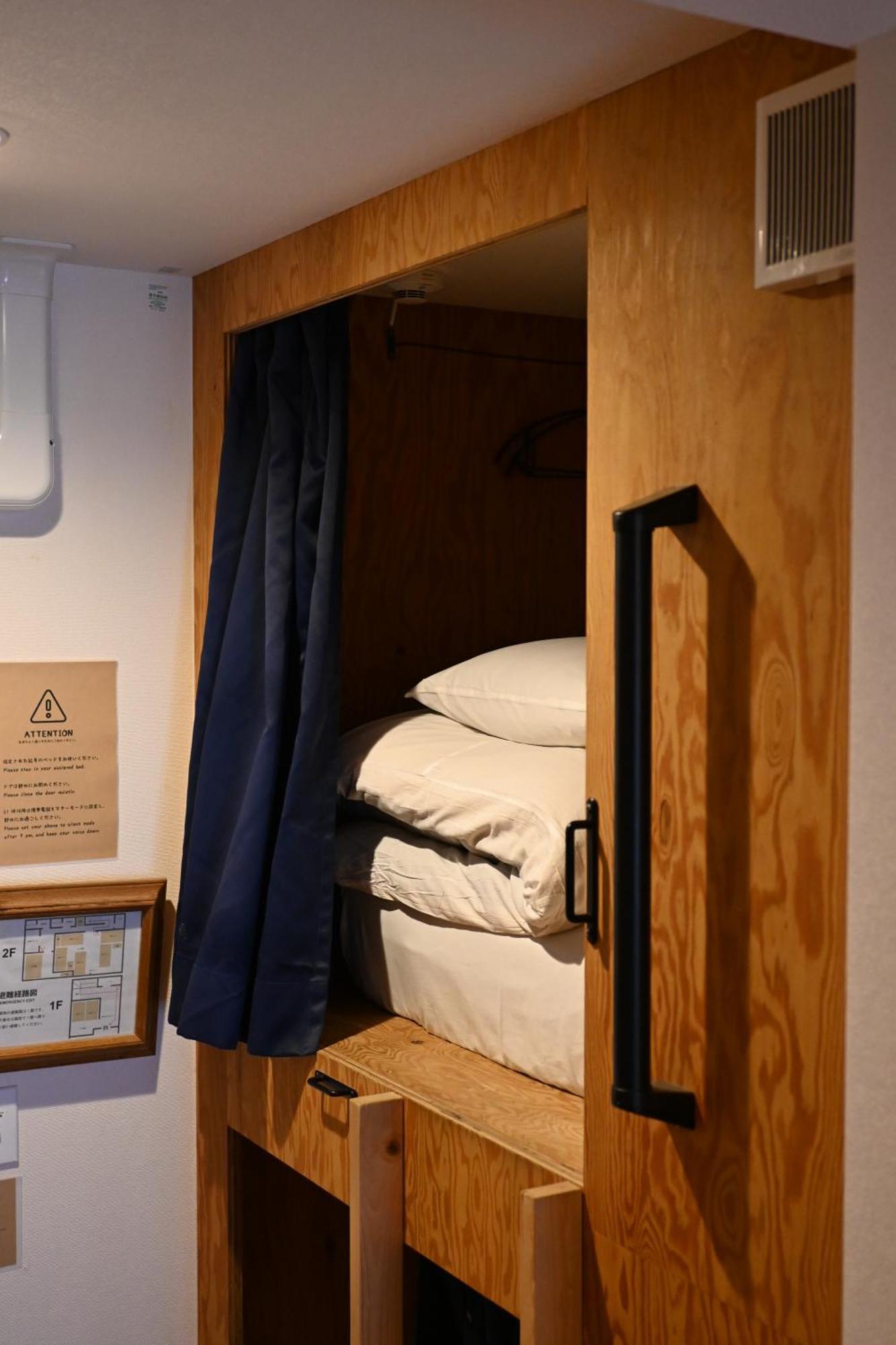 36Hostel Hiroshima Bagian luar foto